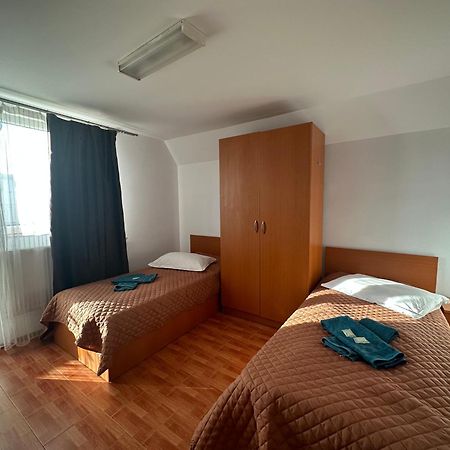 Casa Rustic Cazare Питешти Экстерьер фото