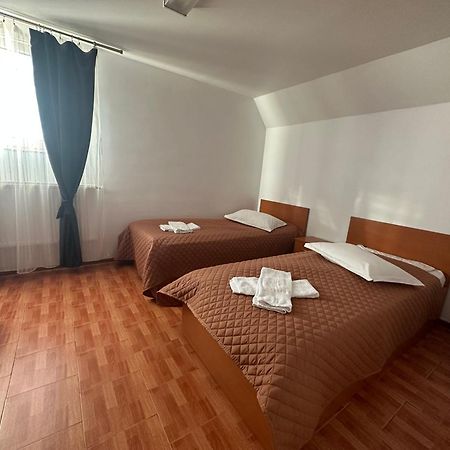 Casa Rustic Cazare Питешти Экстерьер фото