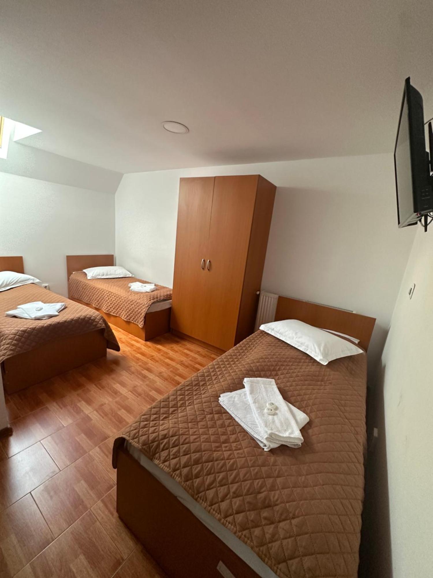 Casa Rustic Cazare Питешти Экстерьер фото
