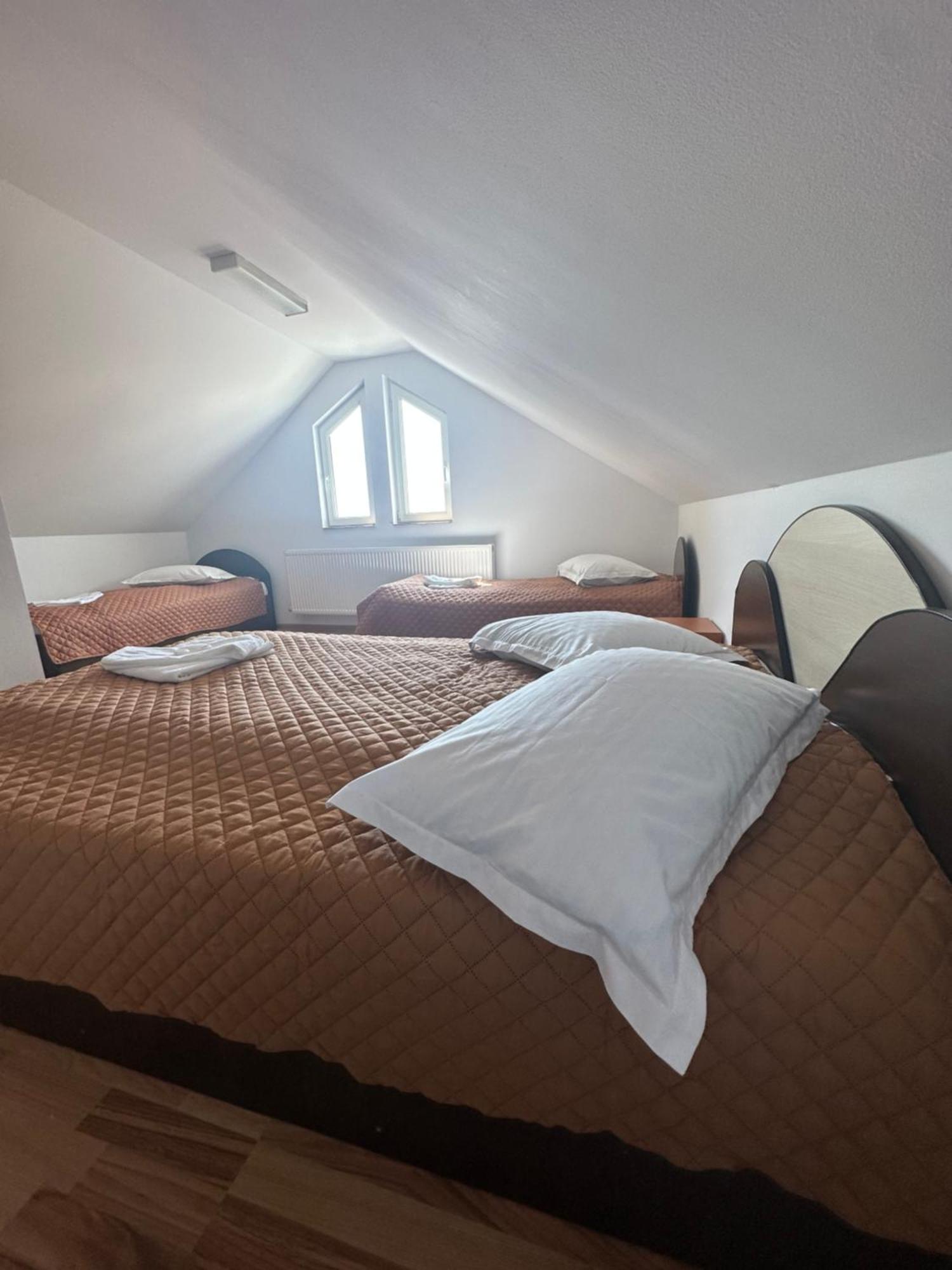 Casa Rustic Cazare Питешти Экстерьер фото